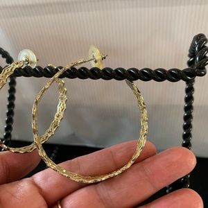 Kendra Scott Percy hoop earrings in gold